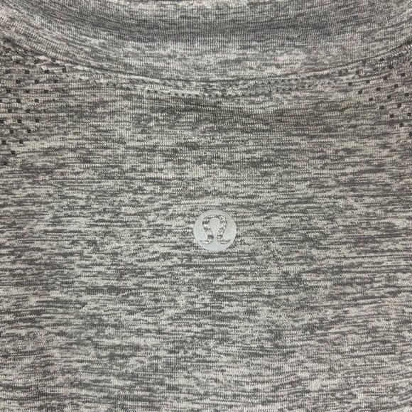 Lululemon Athletica Swiftly Relaxed Gray Long Sleeve half-zip - Picture 4 of 10